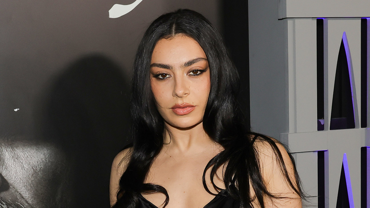 Charli XCX Propõe Versão It Girl para a Franquia Final Destination