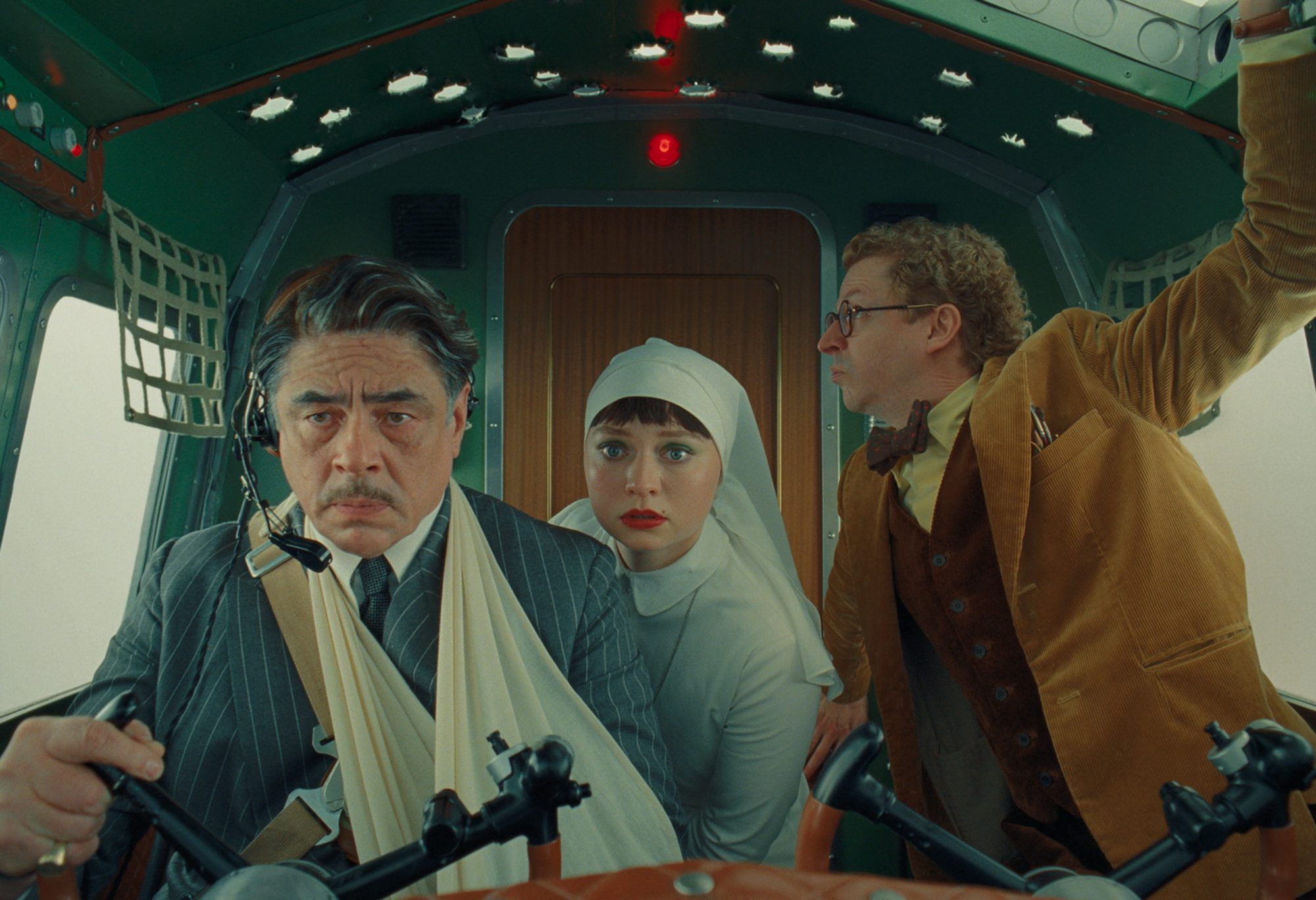 O Esquema Fenício: A Nova Obra de Wes Anderson Chega aos Cinemas
