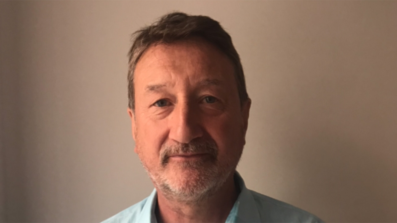 Steven Knight Assume o Roteiro do Novo Filme de James Bond